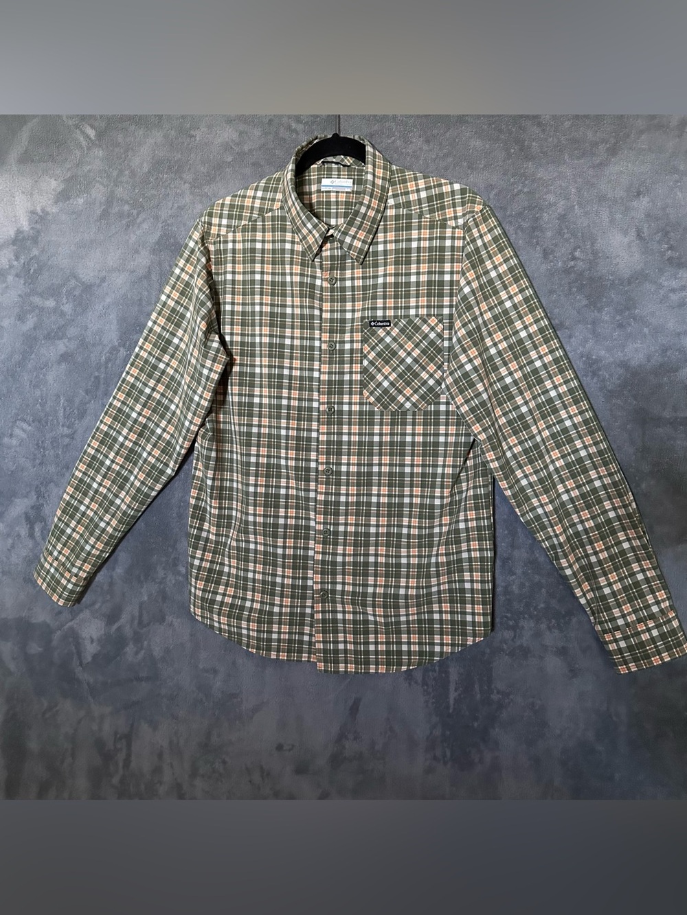 Columbia Vapor Ridge Green Plaid Button-Down Shirt medium hiking outdoor